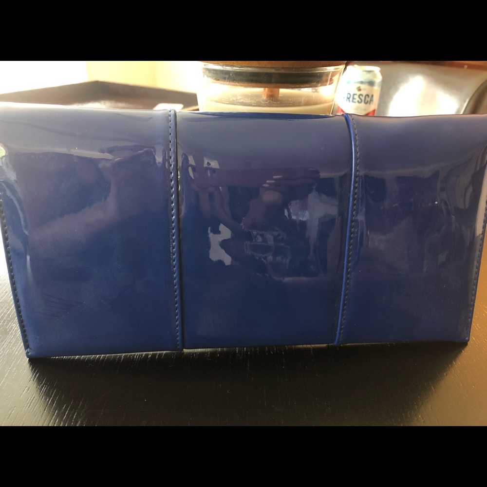 Clutch - Picture 2 of 2
